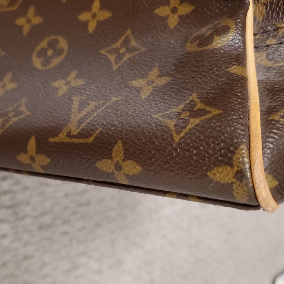 Authentic Louis Vuitton Manhattan PM purse - Picture 11 of 14